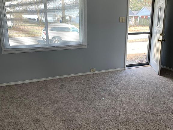 3rd image of 2705 Sibley Ave