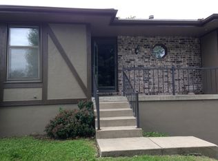 2402 S Harding St, Oak Grove, MO 64075