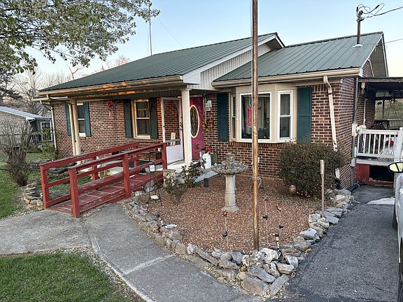 2nd image of 104 Hop Anderson Ln
