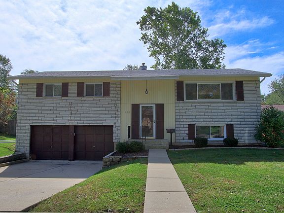 2nd image of 933 E Morris Dr