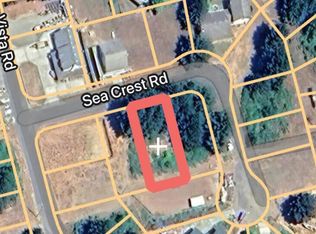 32 Sea Crest Rd, Whitethorn, CA 95589