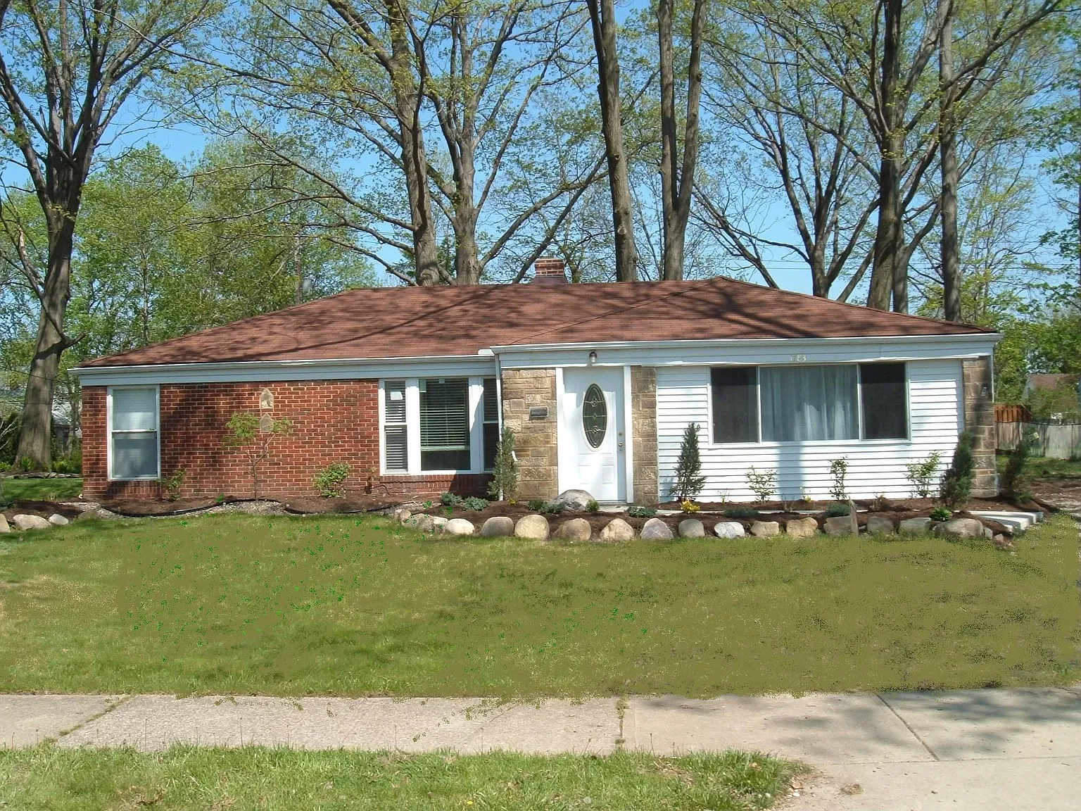1783 Longwood Dr photo 1