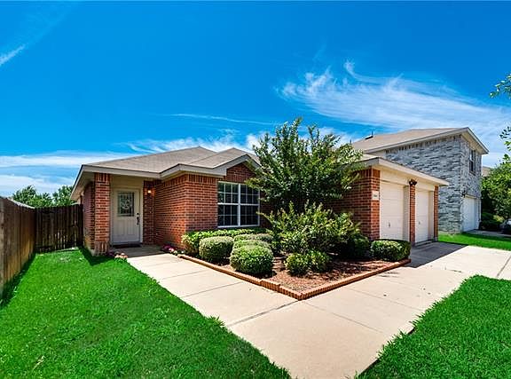2nd image of 2044 Pine Knot Dr