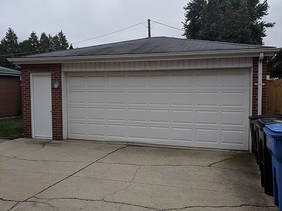 5th image of 6611 W Cornelia Ave