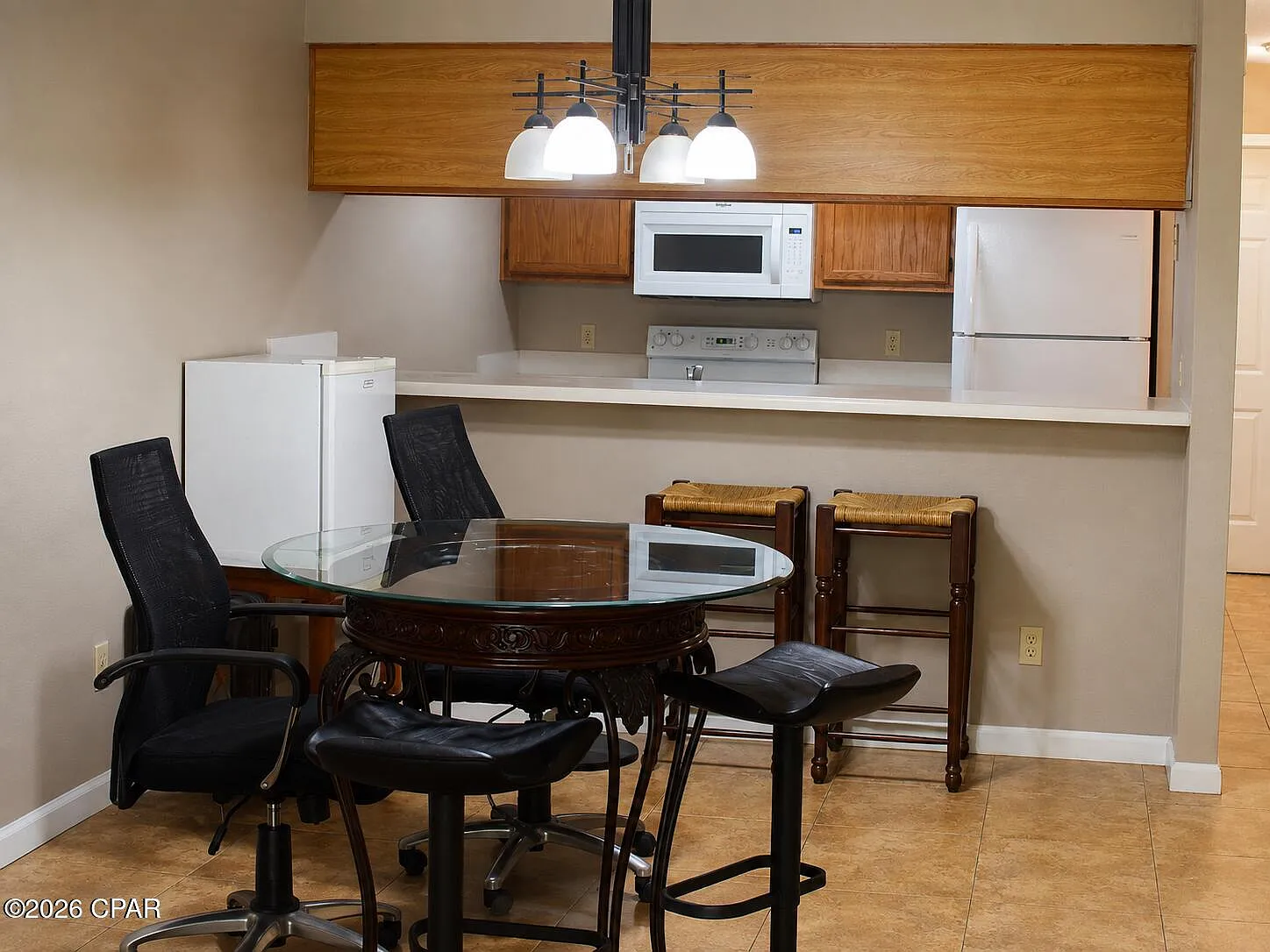 2 bed, 1068 sqft, $1,900 — Photo 2