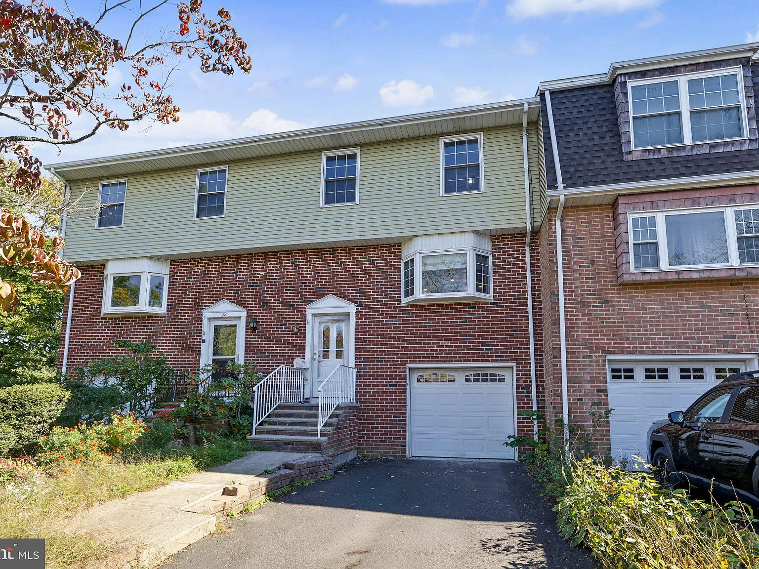 3 bed, 3.5 bath, 2130 sqft, $3,800 — Photo 3