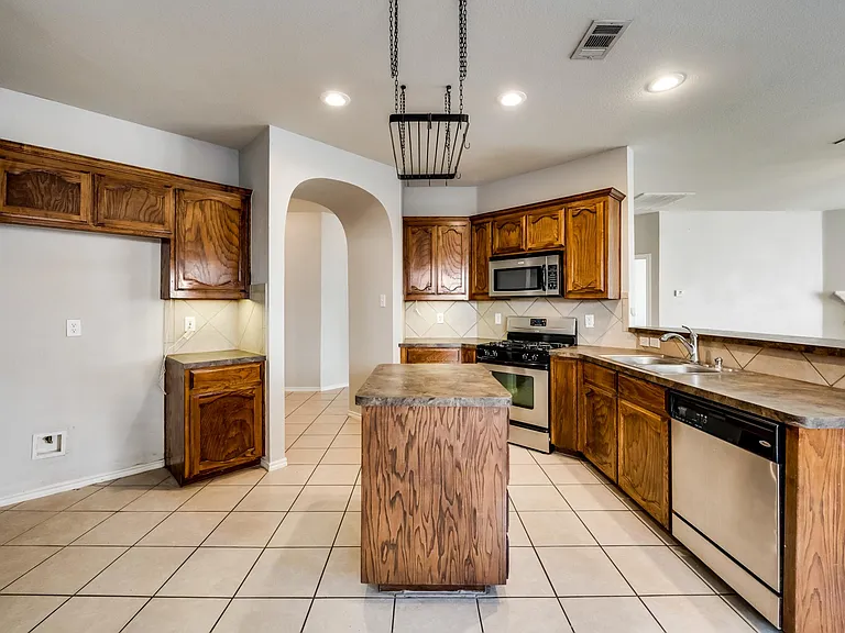 4029 Martinsburg Dr — Photo 13