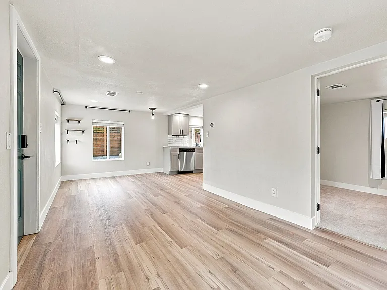 2201 W Warren Ave — Photo 2