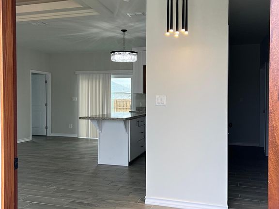 3rd image of 2214 San Pascual St