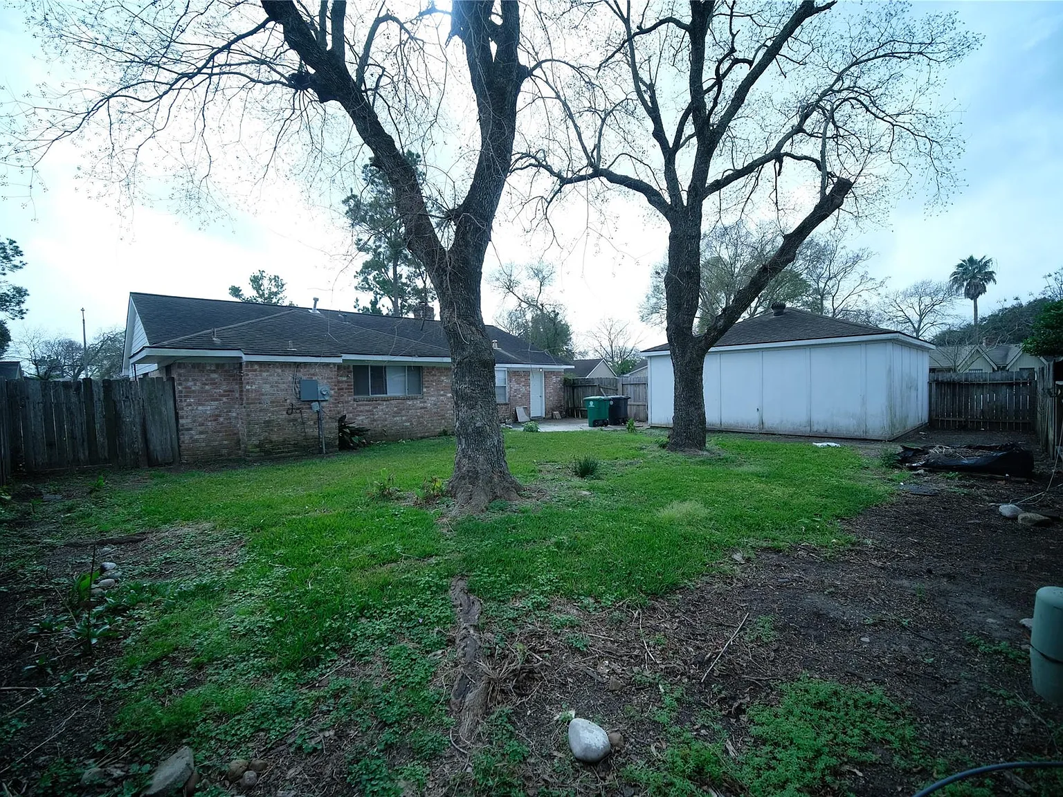 4 bed, 2.0 bath, 1827 sqft, $2,100 — Photo 4