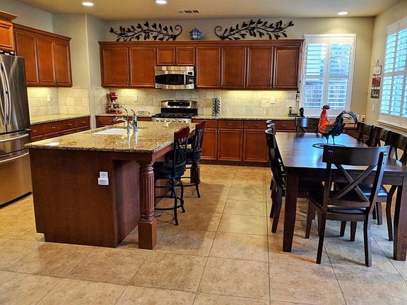 2nd image of 5829 Melones Way