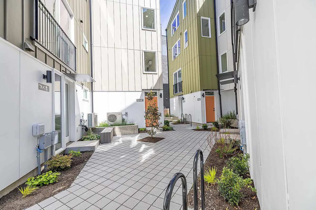 Building Photo - 6326A 41st Ave SW