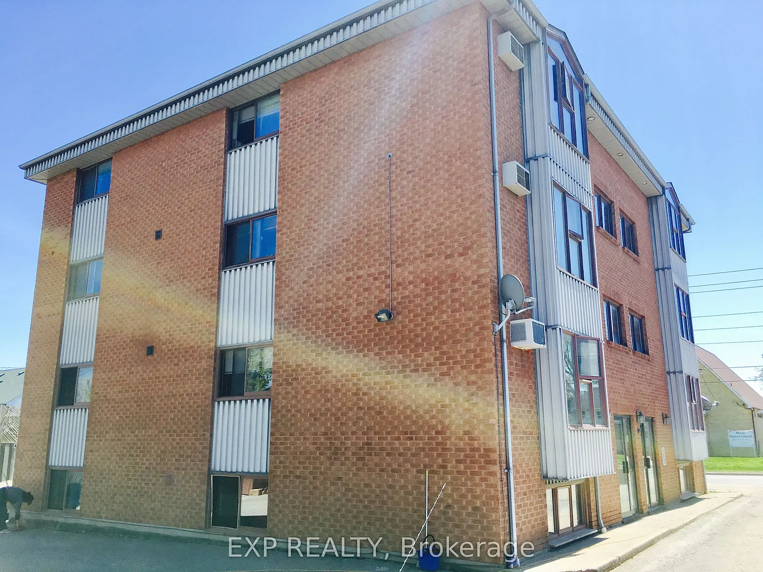 2 bed, $1,900 — Photo 3