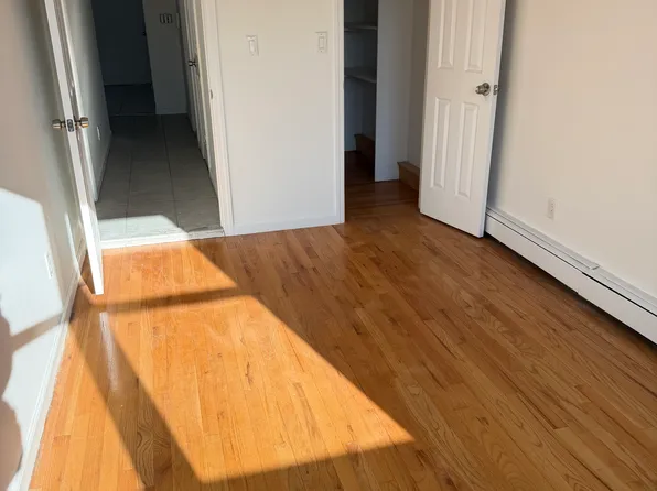 87-06 Queens Boulevard image 7 of 12