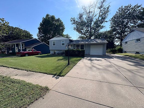 2nd image of 2543 SW Belle Ave