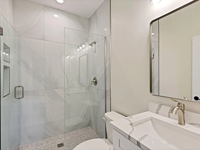 4224 S Langley Ave #2 — Photo 18