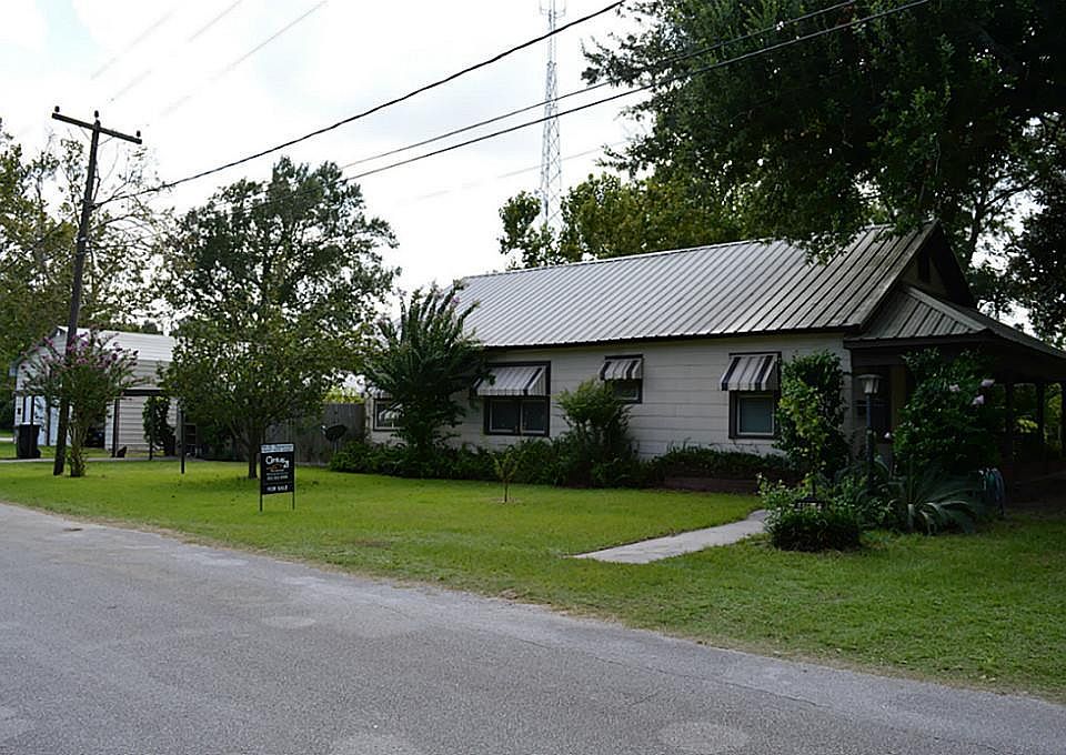 1st image of 401 S Avenue C