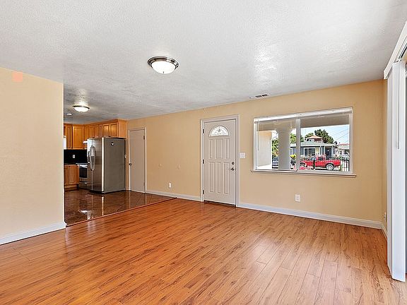 5th image of 22457 Sonoma St