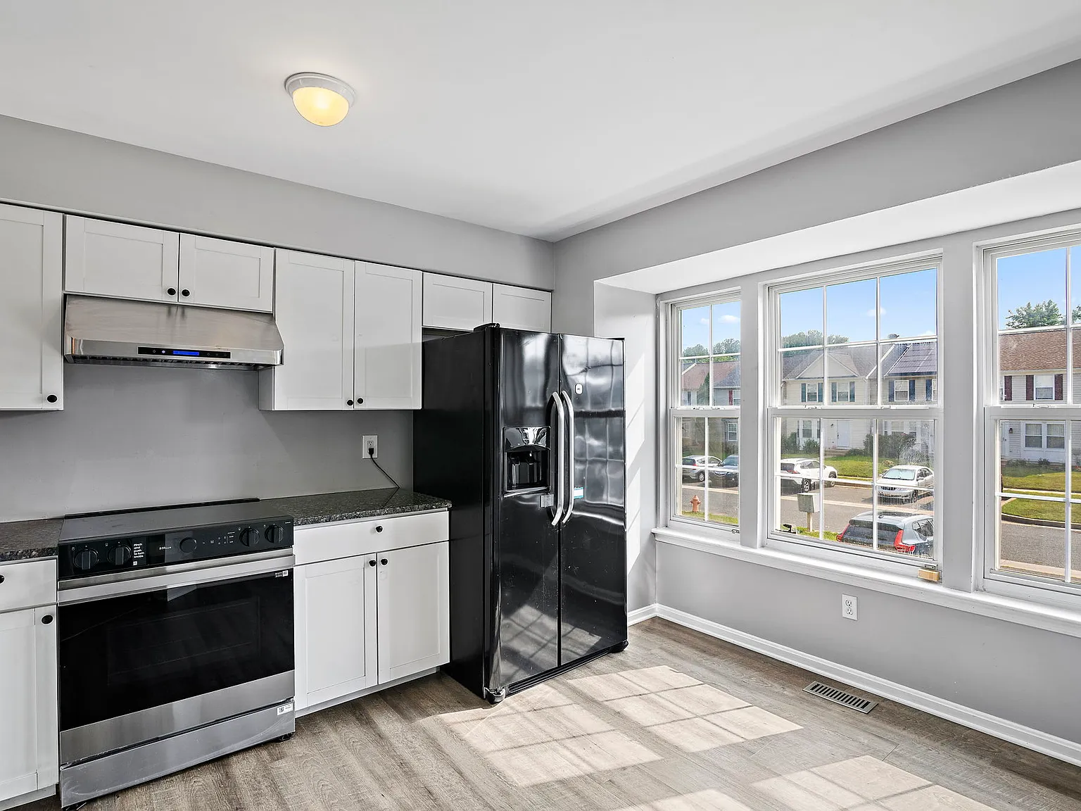 3 bed, 1936 sqft, $2,500 — Photo 4