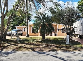 1820 N 62nd Ave, Hollywood, FL 33024