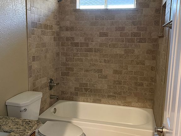 4th image of 6033 Hillglen Dr