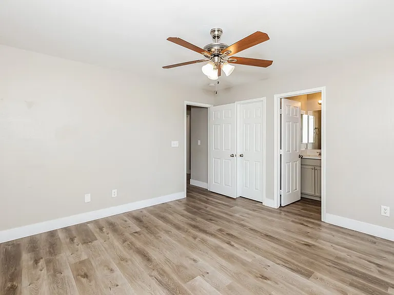 892 Shining Rose Pl — Photo 10