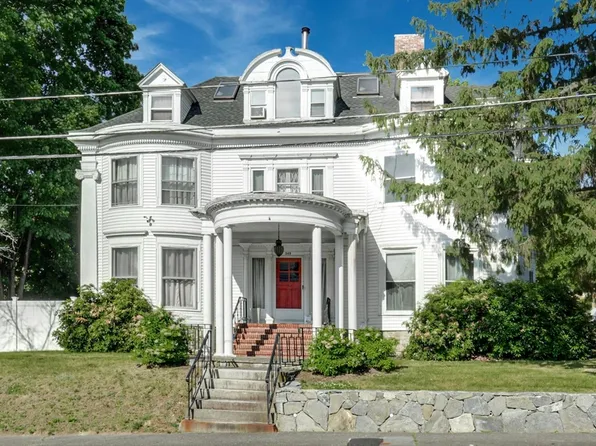 349 Beacon St #B, Lowell, MA 01850