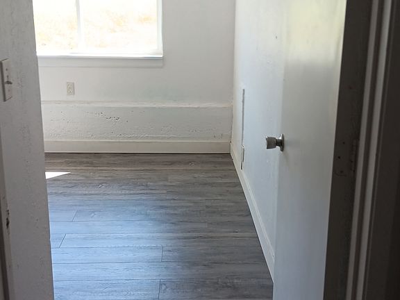 5th image of 965 Nelson Ave