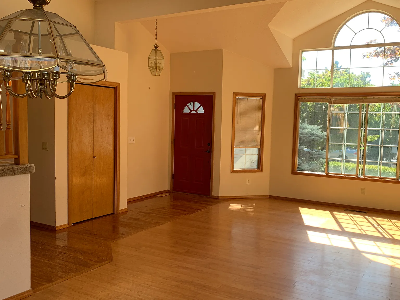 4 bed, 2.5 bath, 2189 sqft, $2,900 — Photo 1