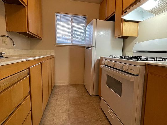 4th image of 6438 Auburn Blvd APT 4