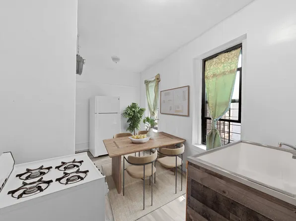 941 Jerome Avenue image 5 of 11