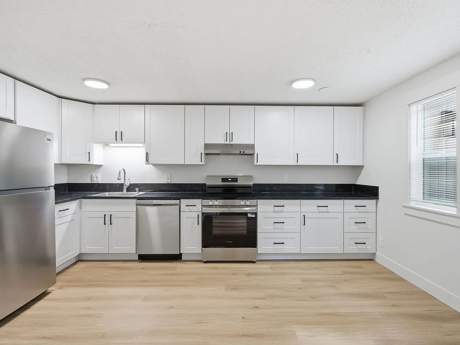 Rolling Hills Townhouses — Photo 2