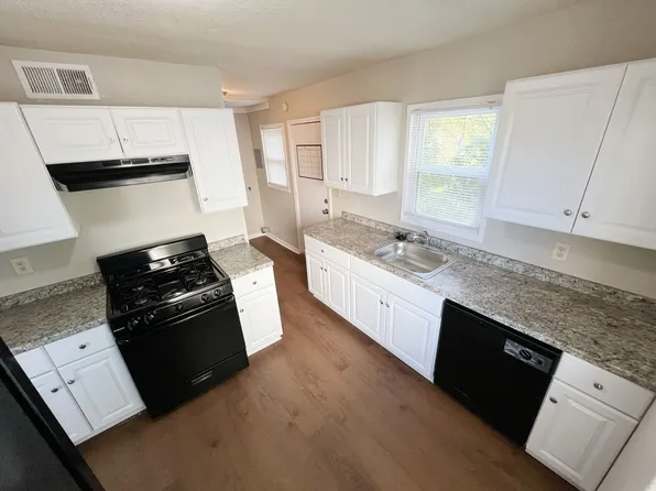 Charlotte St, 9512-9514 Charlotte St #9512, Kansas City, MO 64131