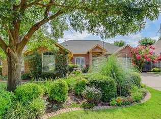 209 Deerhurst Dr, Norman, OK 73072