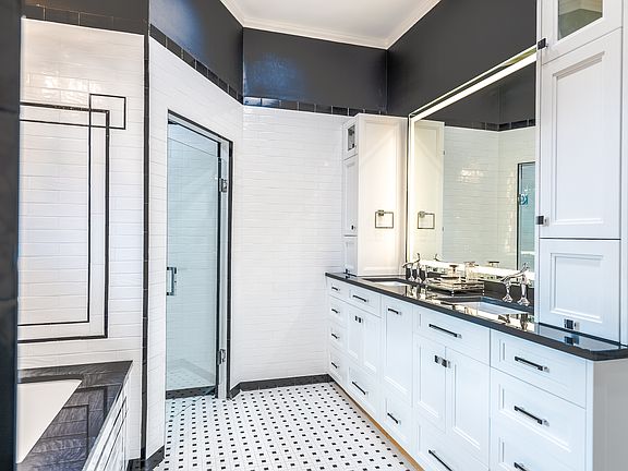 3rd image of 15 W 37th St Front B