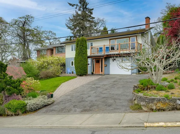 857 Rockheights Ave, Esquimalt, BC V9A 6J5