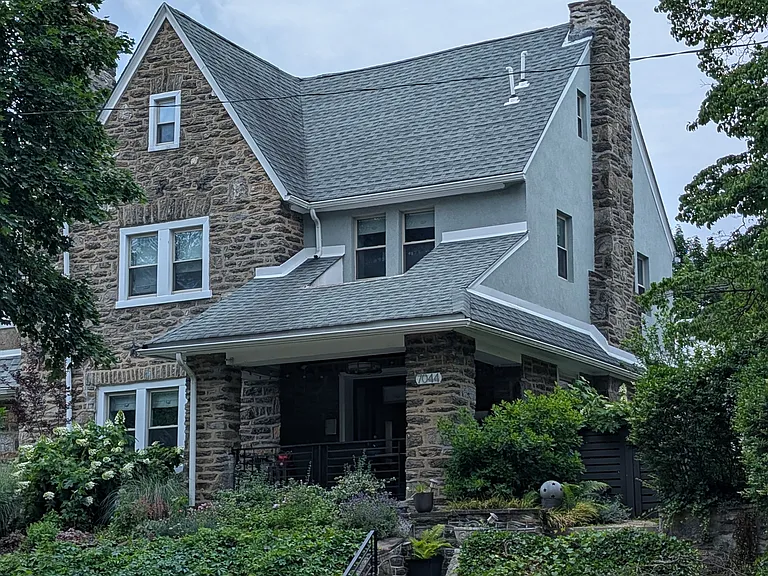 7044 Lincoln Dr — Photo 1