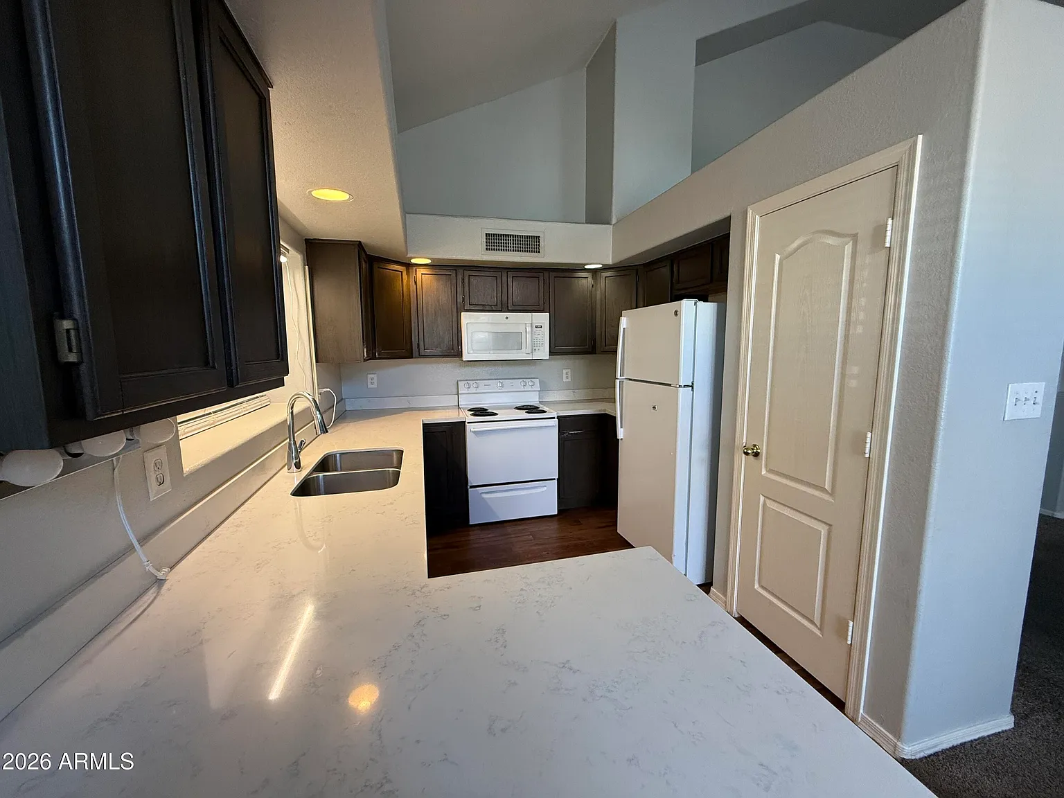 3 bed, 3.0 bath, 1411 sqft, $2,150 — Photo 4