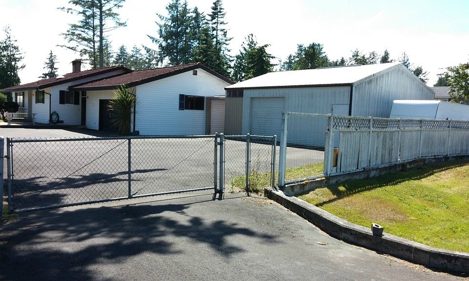 1st image of 403 W Pacific Ave