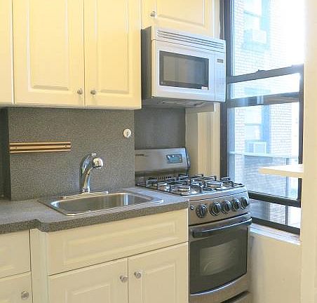 2nd image of 311 E 72nd St APT 9H