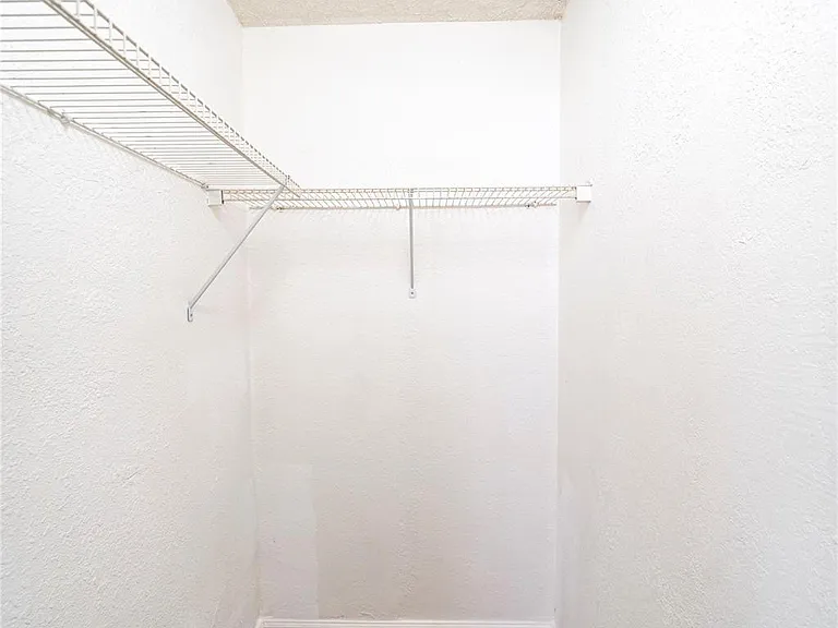 115 NE 4th St #3 — Photo 9