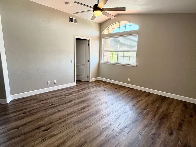 1019 Nanette Ln — Photo 27