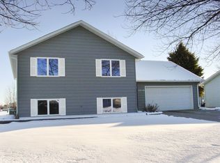 2210 5th Ave NW, East Grand Forks, MN 56721