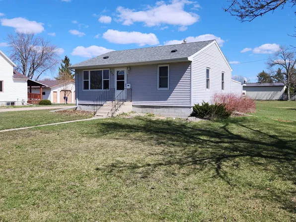 303 N 7th St, Olivia, MN 56277