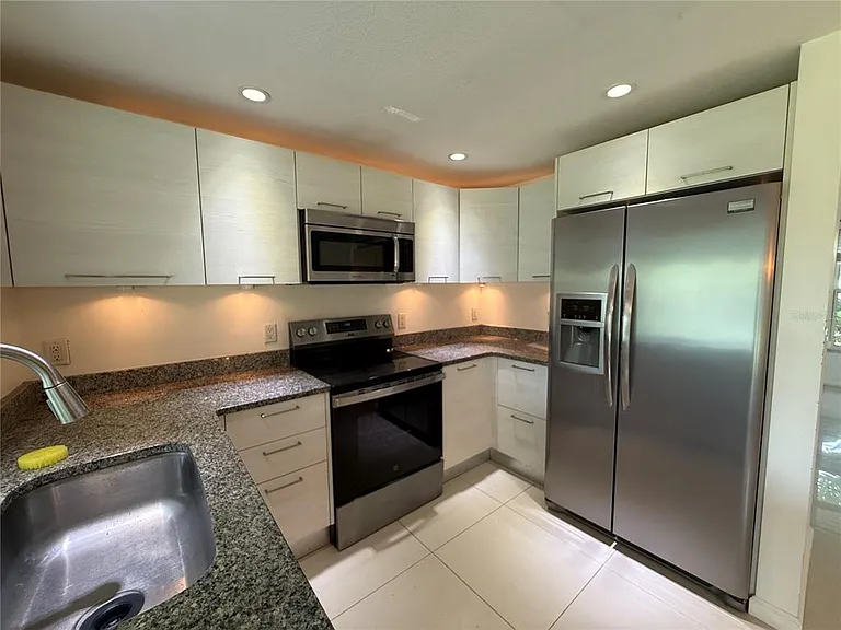 3211 Mayflower St — Photo 5
