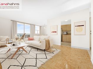 The Carillon Apartments for Rent in Mississauga, Mississauga, ON L5B 1E8