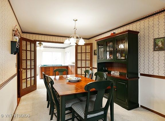 5th image of 467 Maple Ave