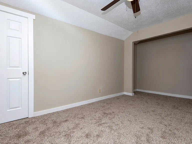 4444 S Robberson Ave — Photo 15