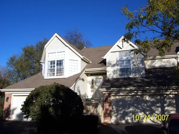 105 Ione Dr Unit B, South Elgin, IL 60177