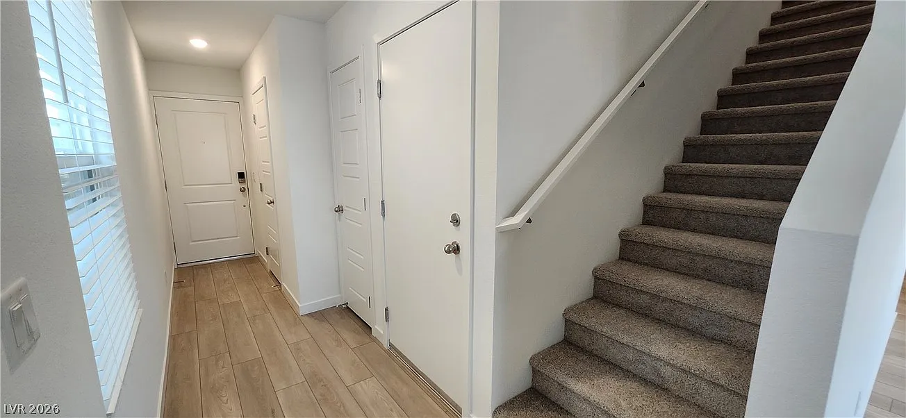 4 bed, 2.5 bath, 1431 sqft, $2,000 — Photo 2